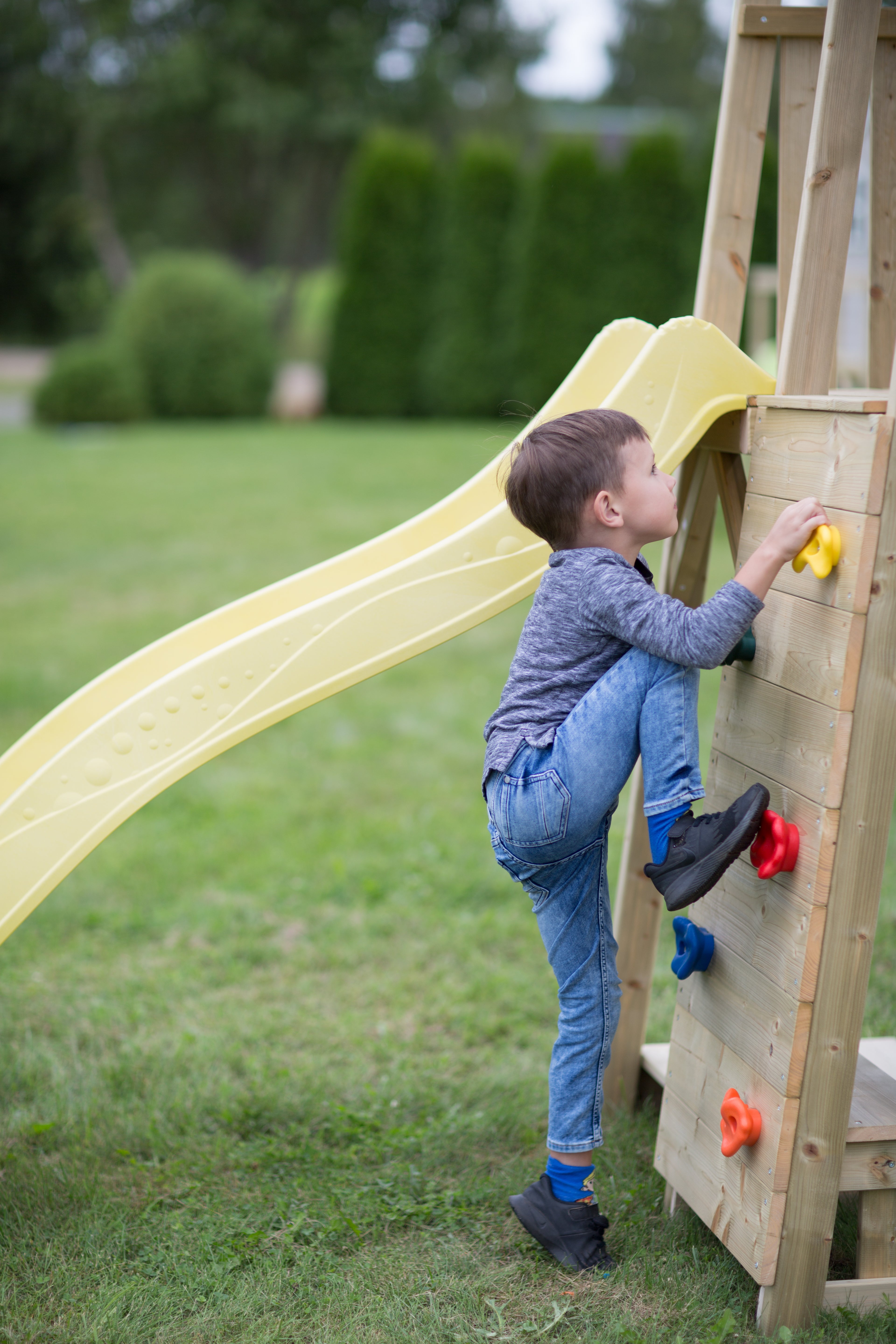 J9 Junior Play Tower with Slide, Sandpit, Picnick Bench and Double Swing