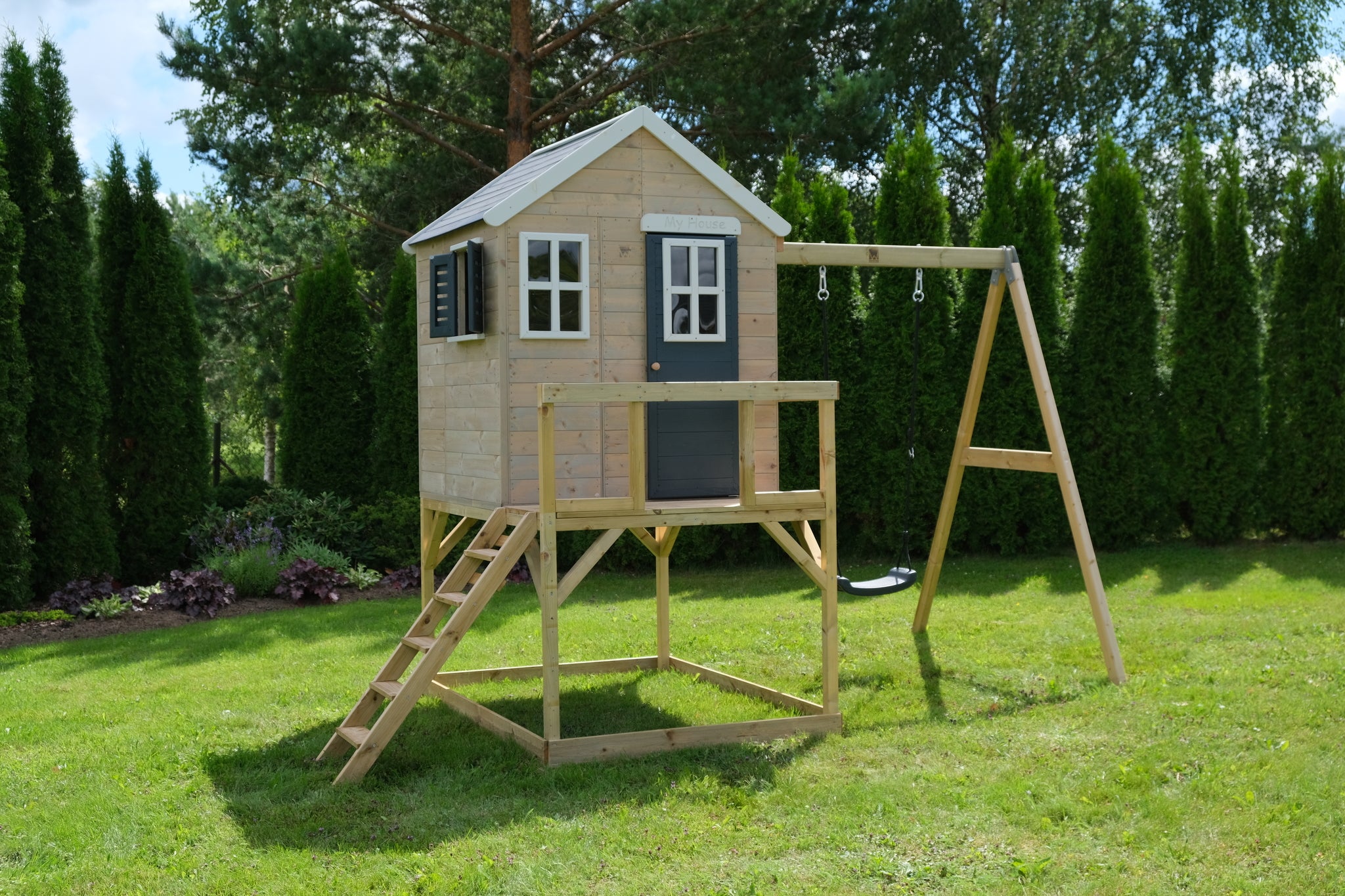 M23-K My Lodge with Platform and Single Swing + Kitchen Attachment