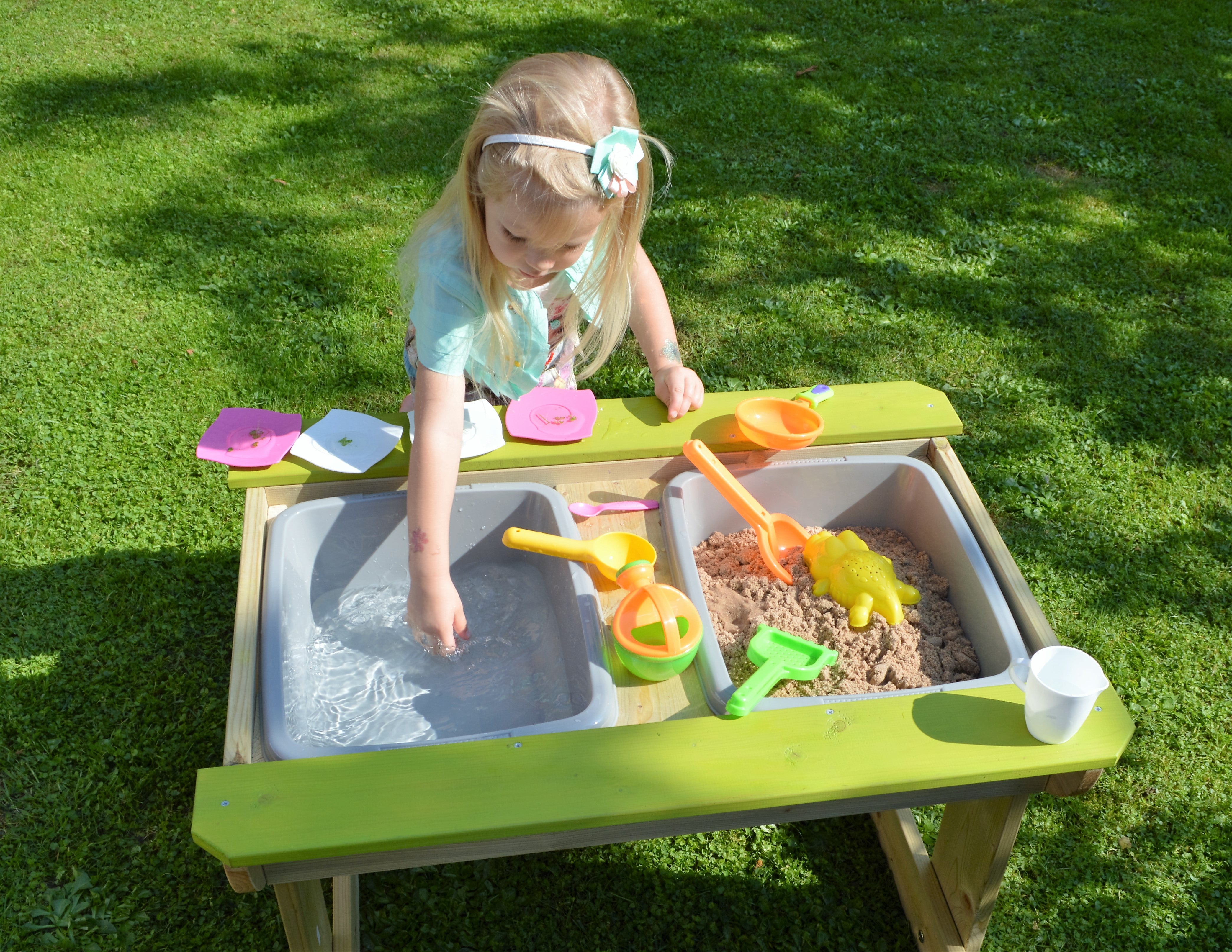 T2 Deluxe Picnic Table with Benches