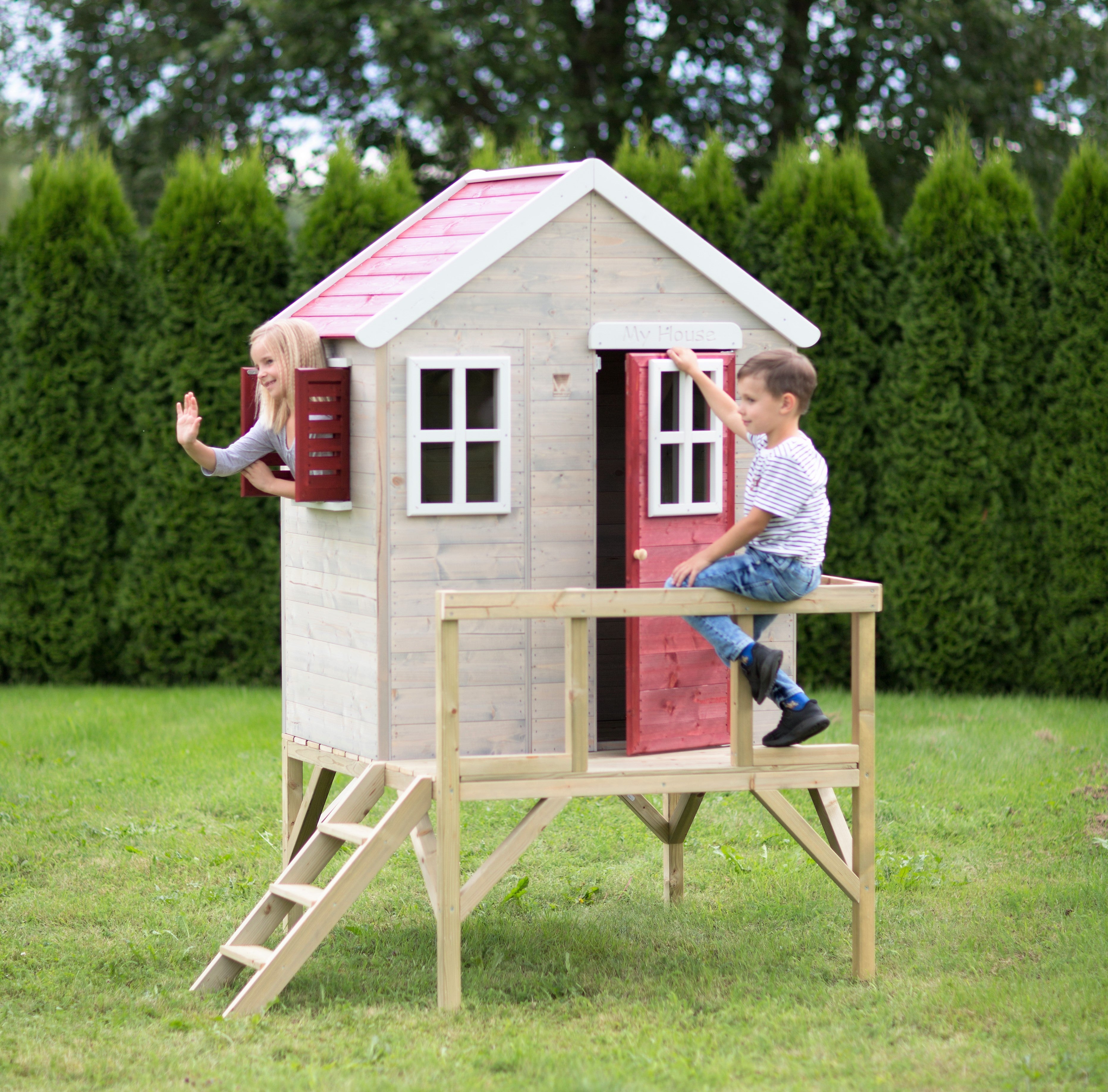 M25R Playhouse with Platform My Cottage Red