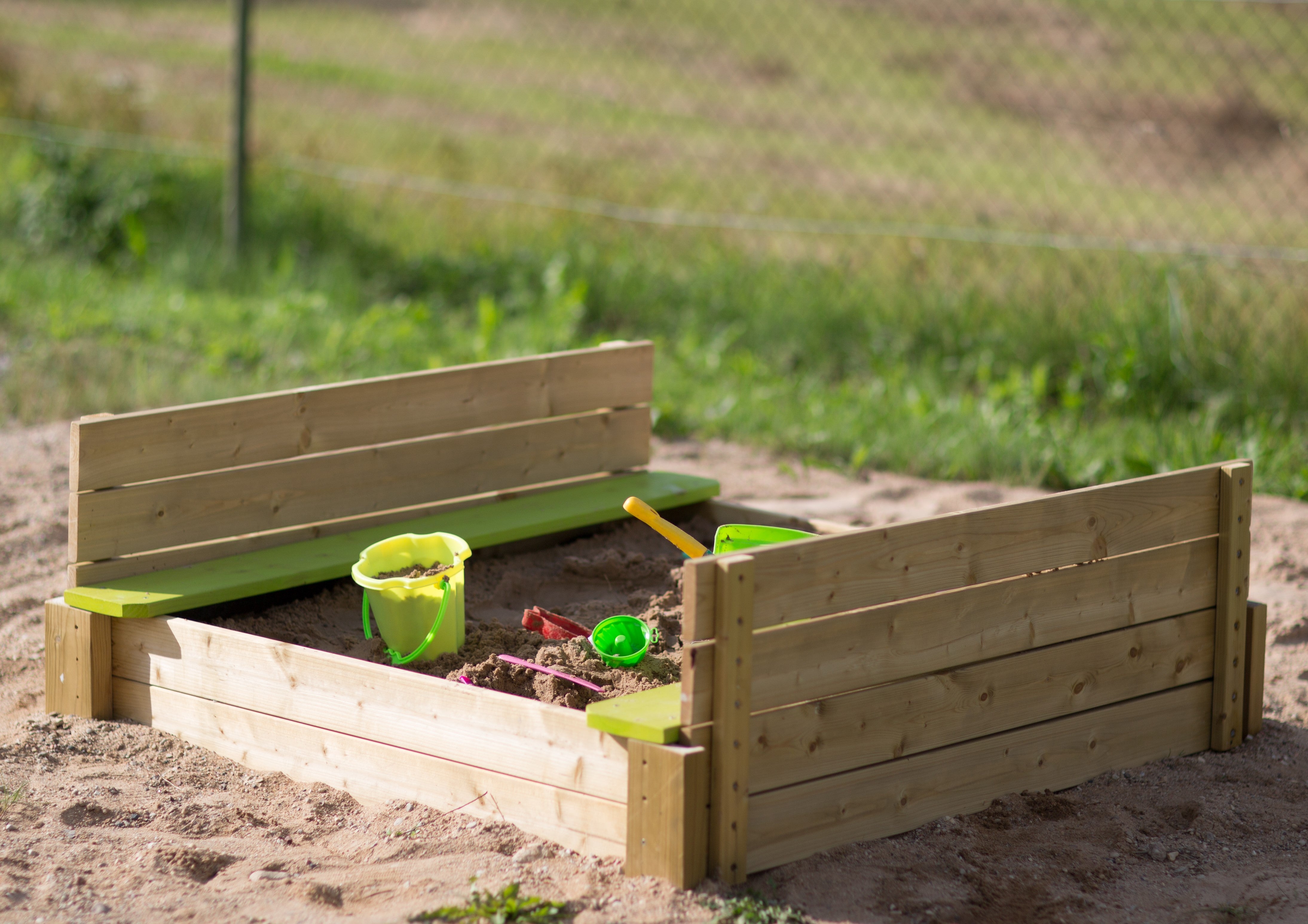 P1 Deluxe Sandpit